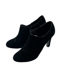Tahari Sincere Suede Bootie Size 8.5